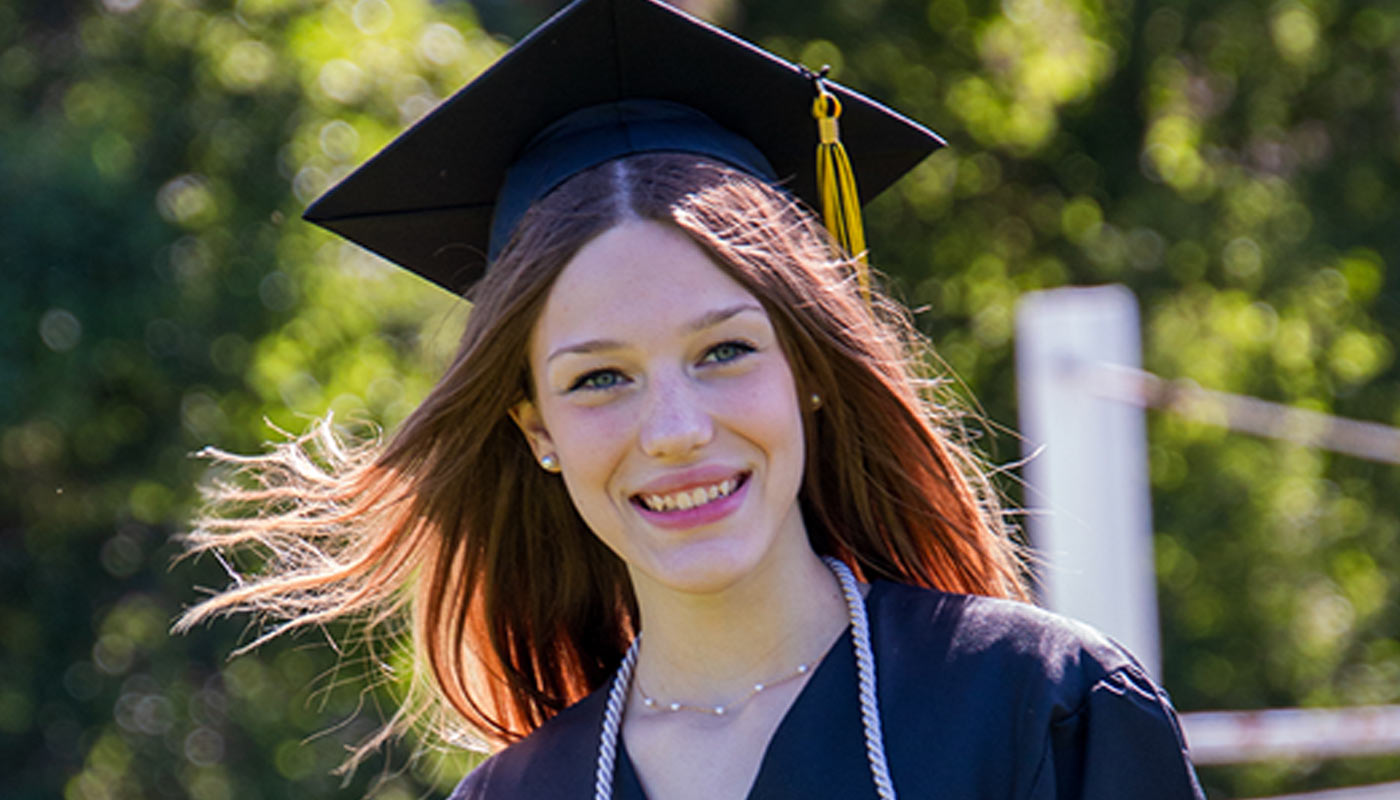 Izzy (Senior Photography)